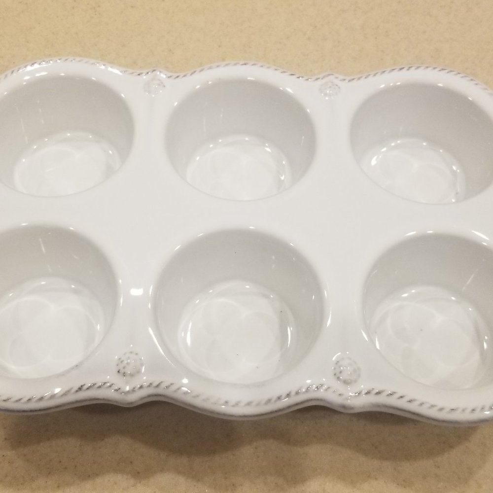 RARE JULISKA WHITE BERRY & THREAD CERAMIC CUPCAKE MUFFIN PAN BAKING COOKING DISH